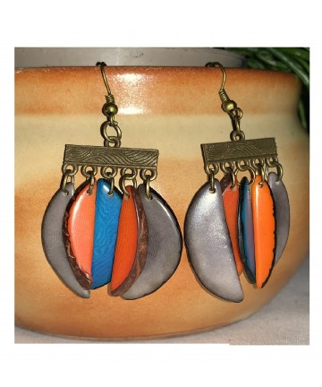 Boucles d'oreilles en graines de tagua gris, orange et bleu